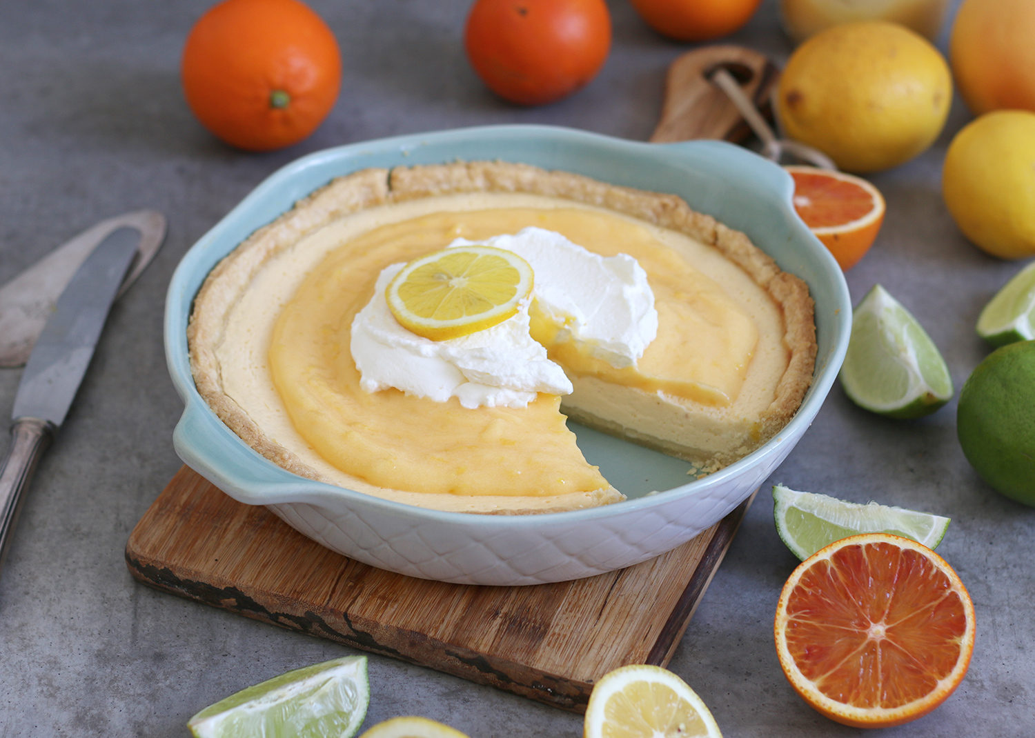 lemon cheesecake pie with lemon curd